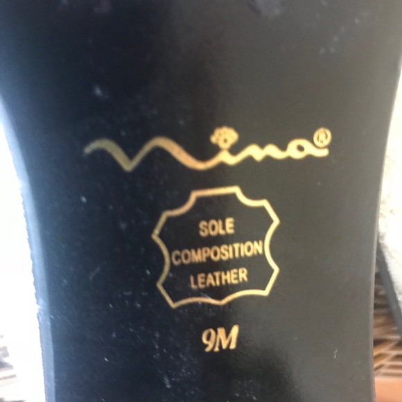 Gold shoes - Picture 5 of 5